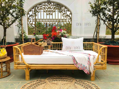 Straight striped Devon daybed sofa